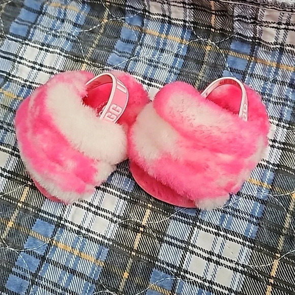 Ugg Pink Baby Slippers sz 0/1 - Picture 1 of 3
